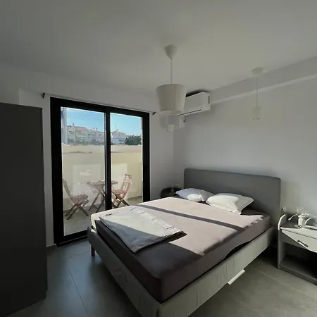 Elizo Apartmens *
